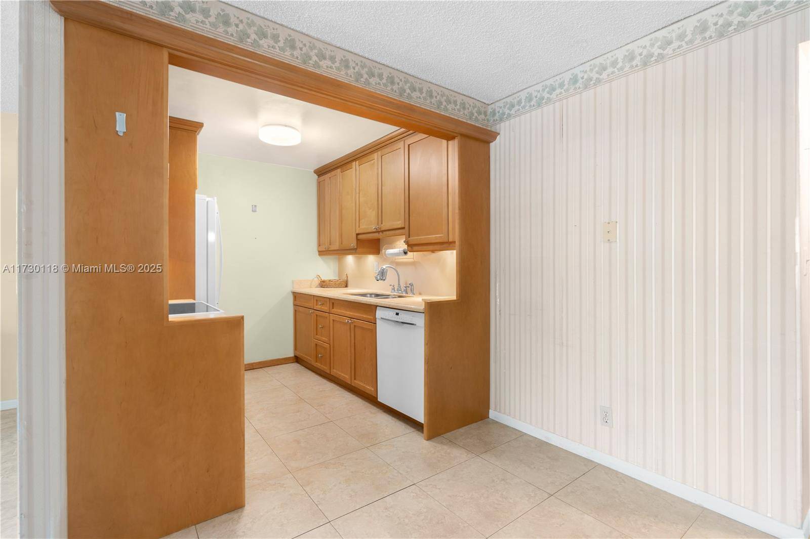 Coconut Creek, FL 33066,2301 Lucaya Ln #G1