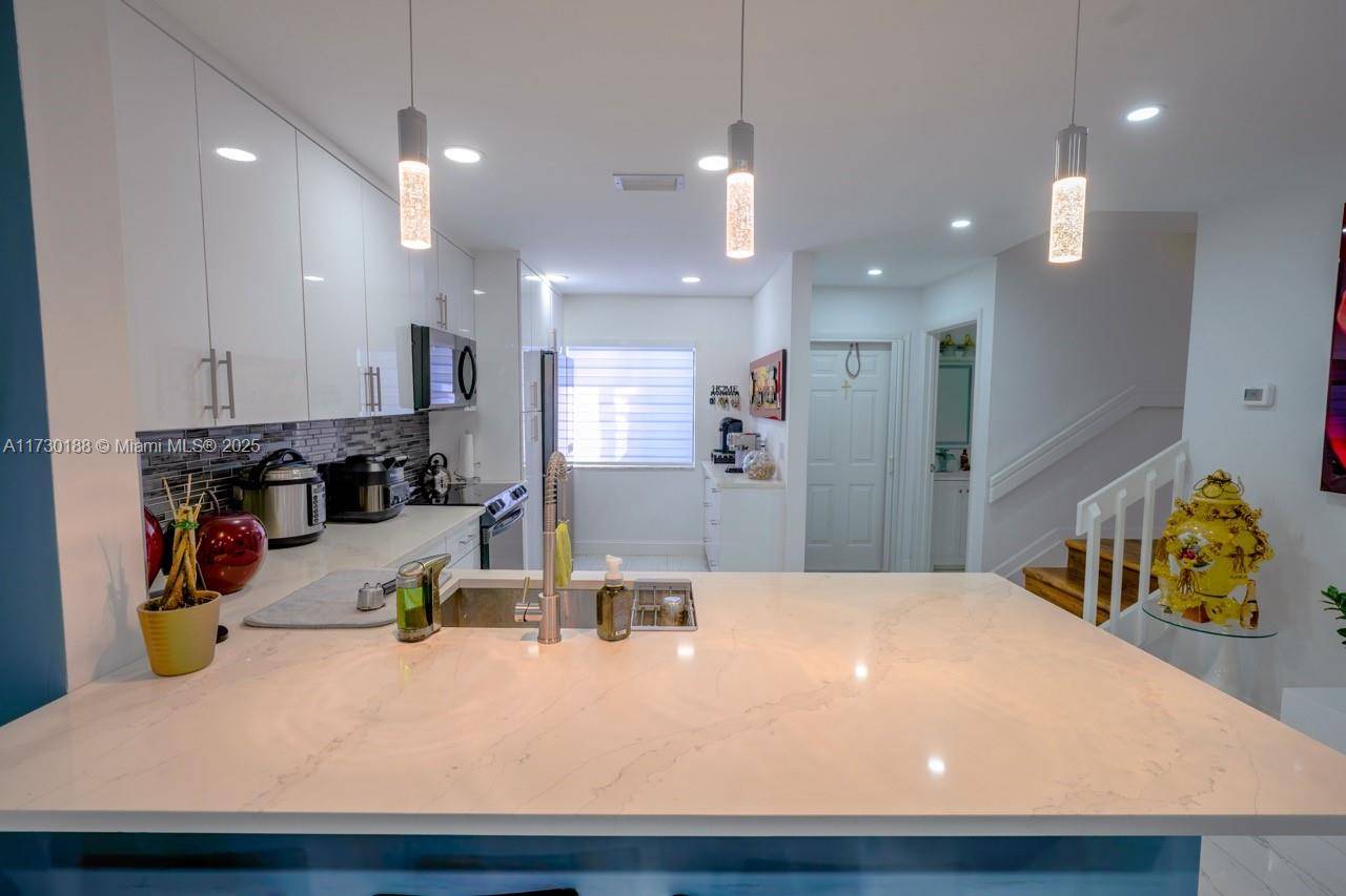 West Palm Beach, FL 33415,2641 W Gately Dr W #707