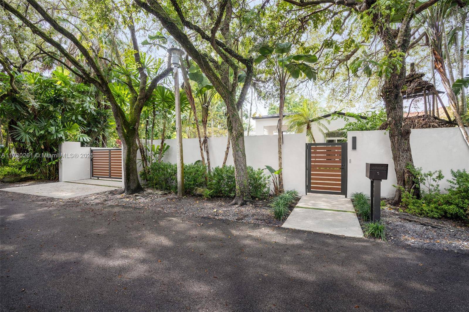 Coconut Grove, FL 33133,3940 Braganza Ave