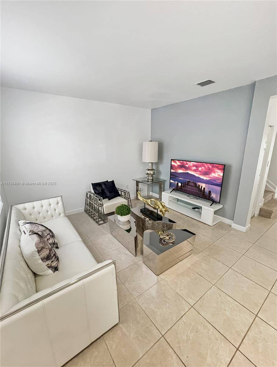Hialeah, FL 33018,10598 W 32nd Ln