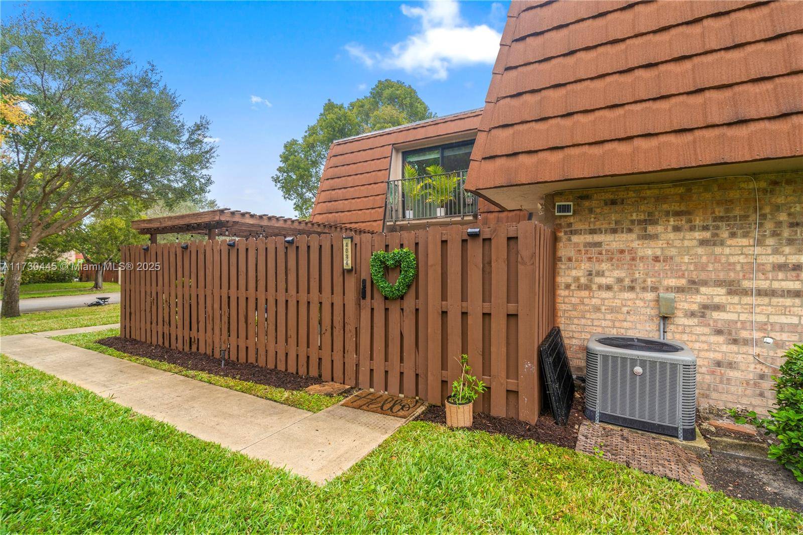 Cooper City, FL 33026,4084 Forest Hill Dr #4084