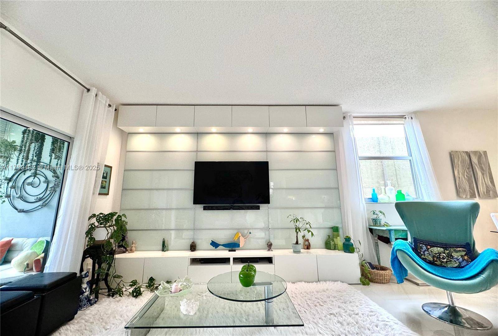 Hollywood, FL 33021,4400 Hillcrest Dr #111