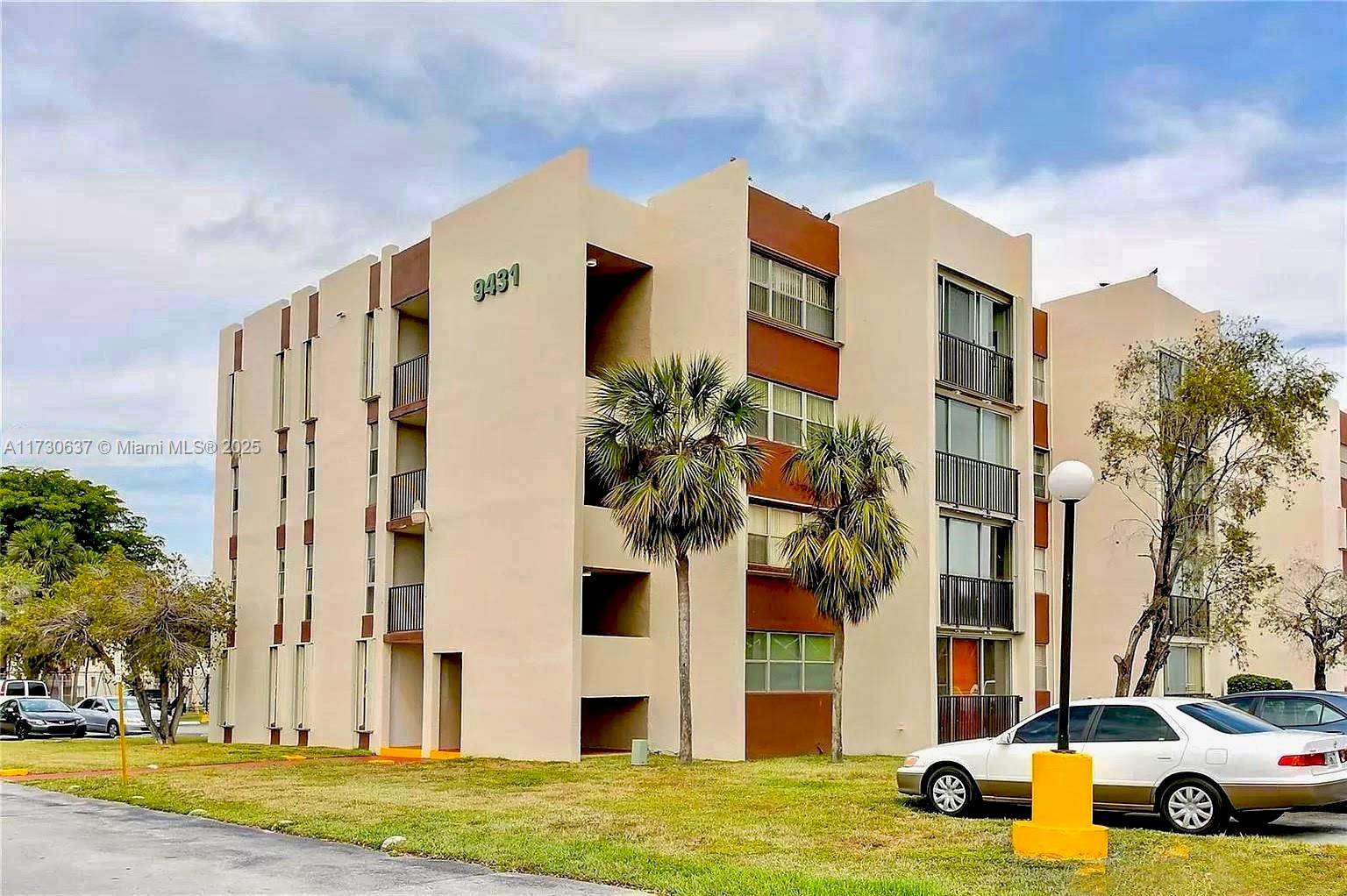 Miami, FL 33174,9431 SW 4th St #412