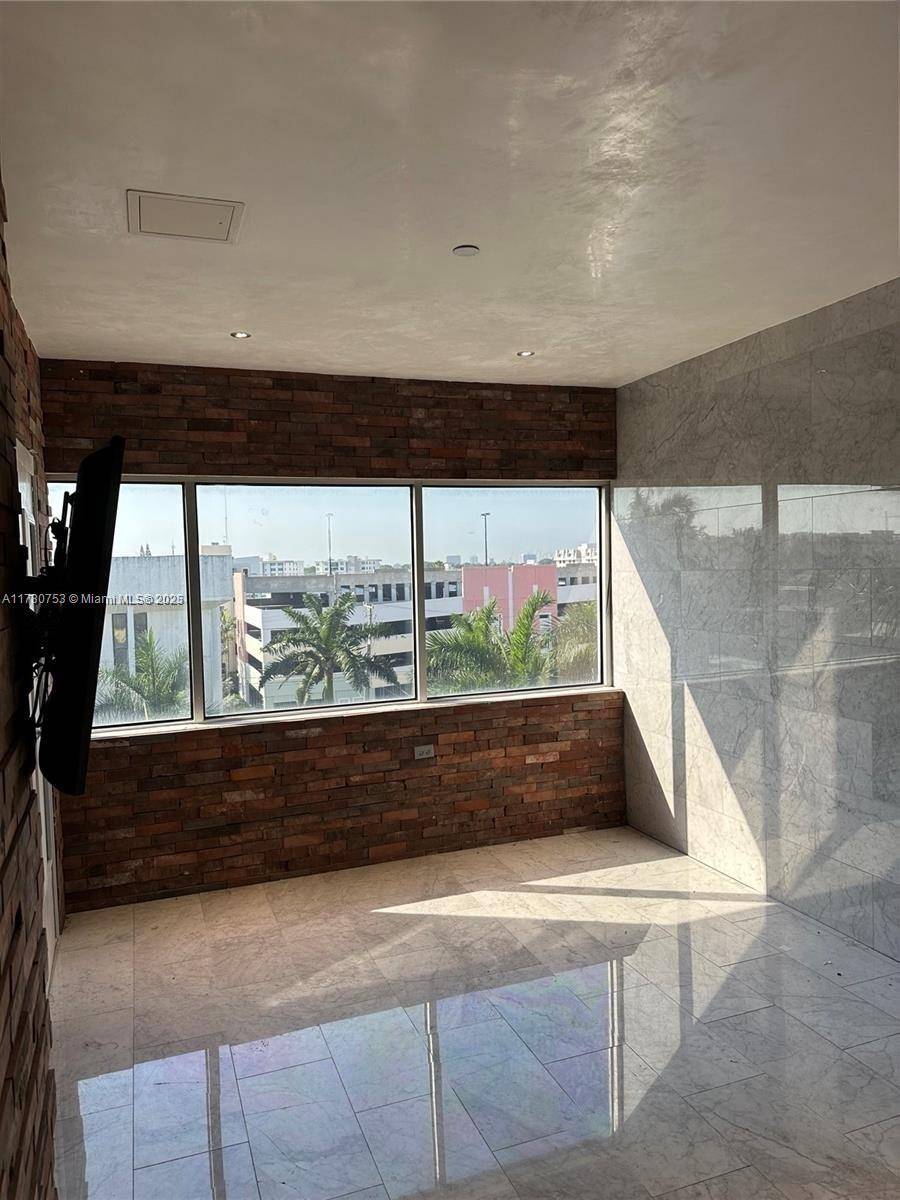 Bay Harbor Islands, FL 33154,1111 Kane Concourse #510