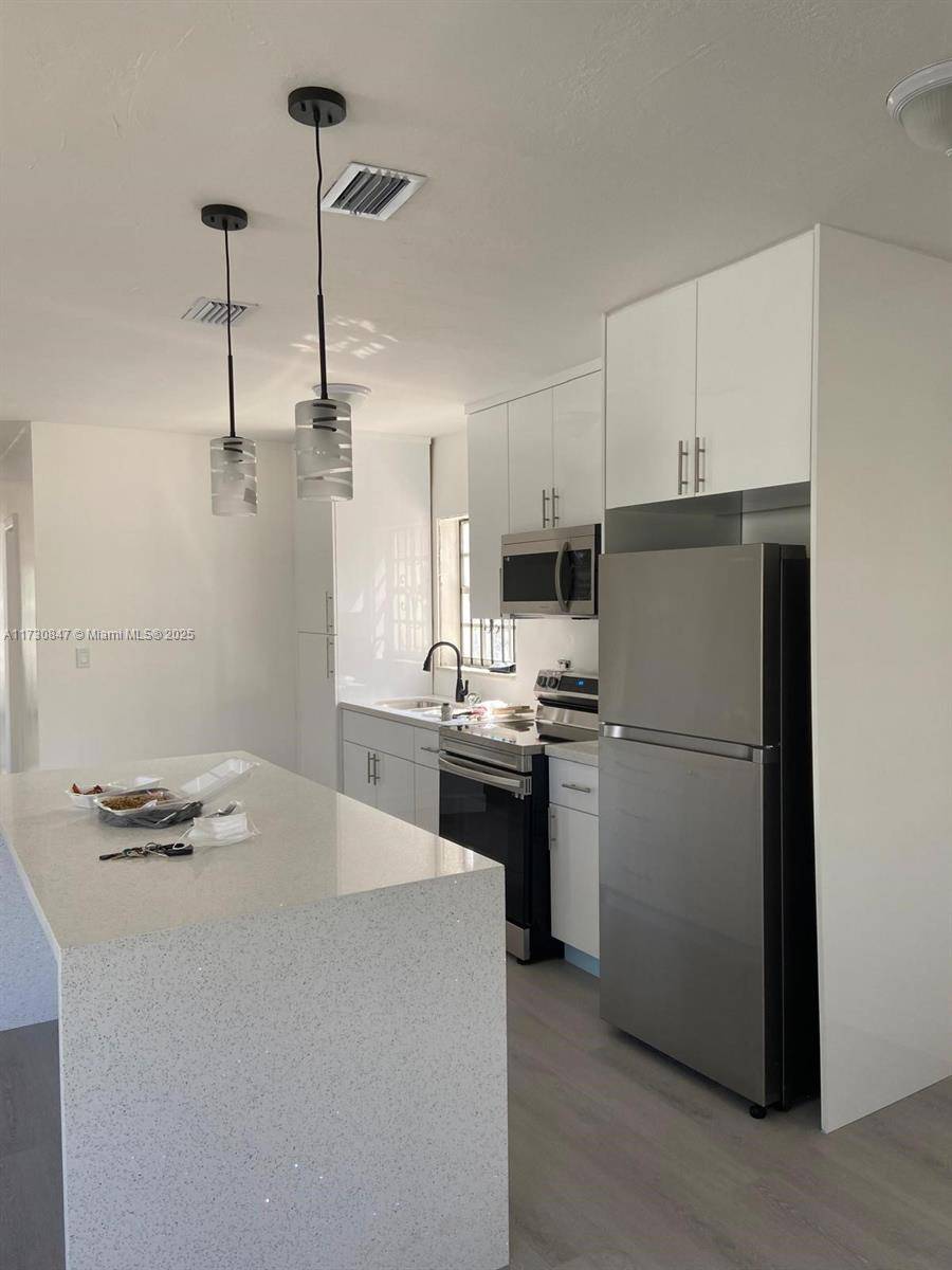 North Miami Beach, FL 33162,1840 NE 174th St