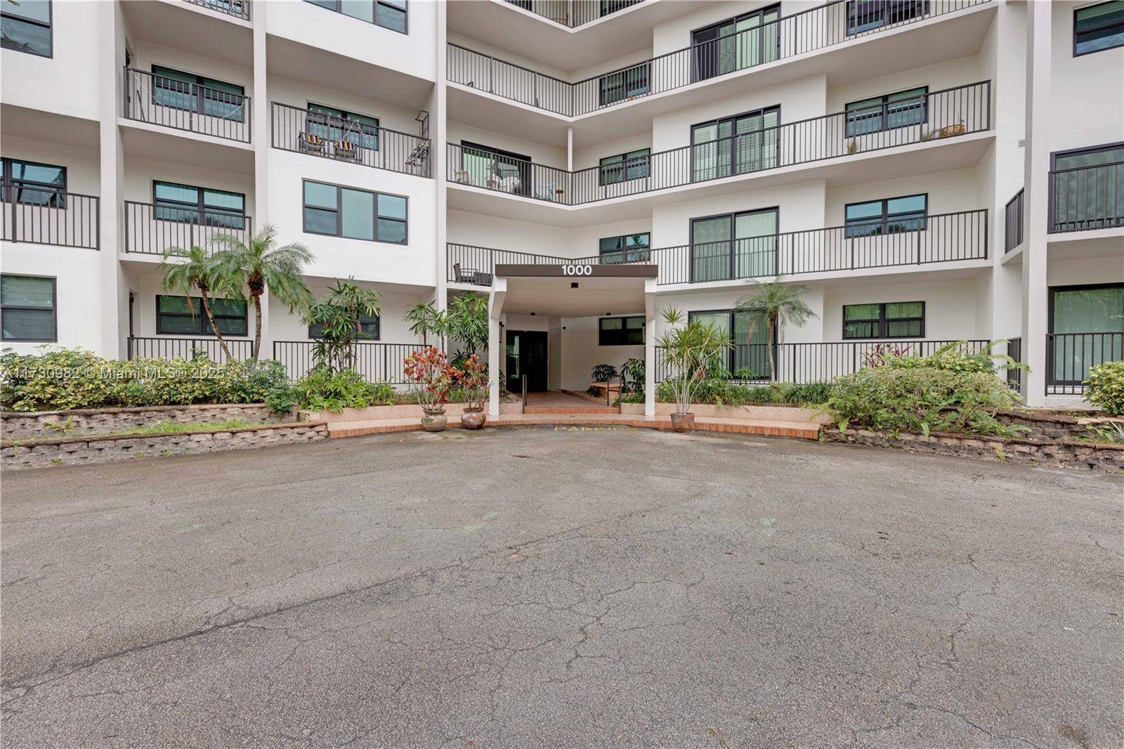 Fort Lauderdale, FL 33315,1000 River Reach Dr #119