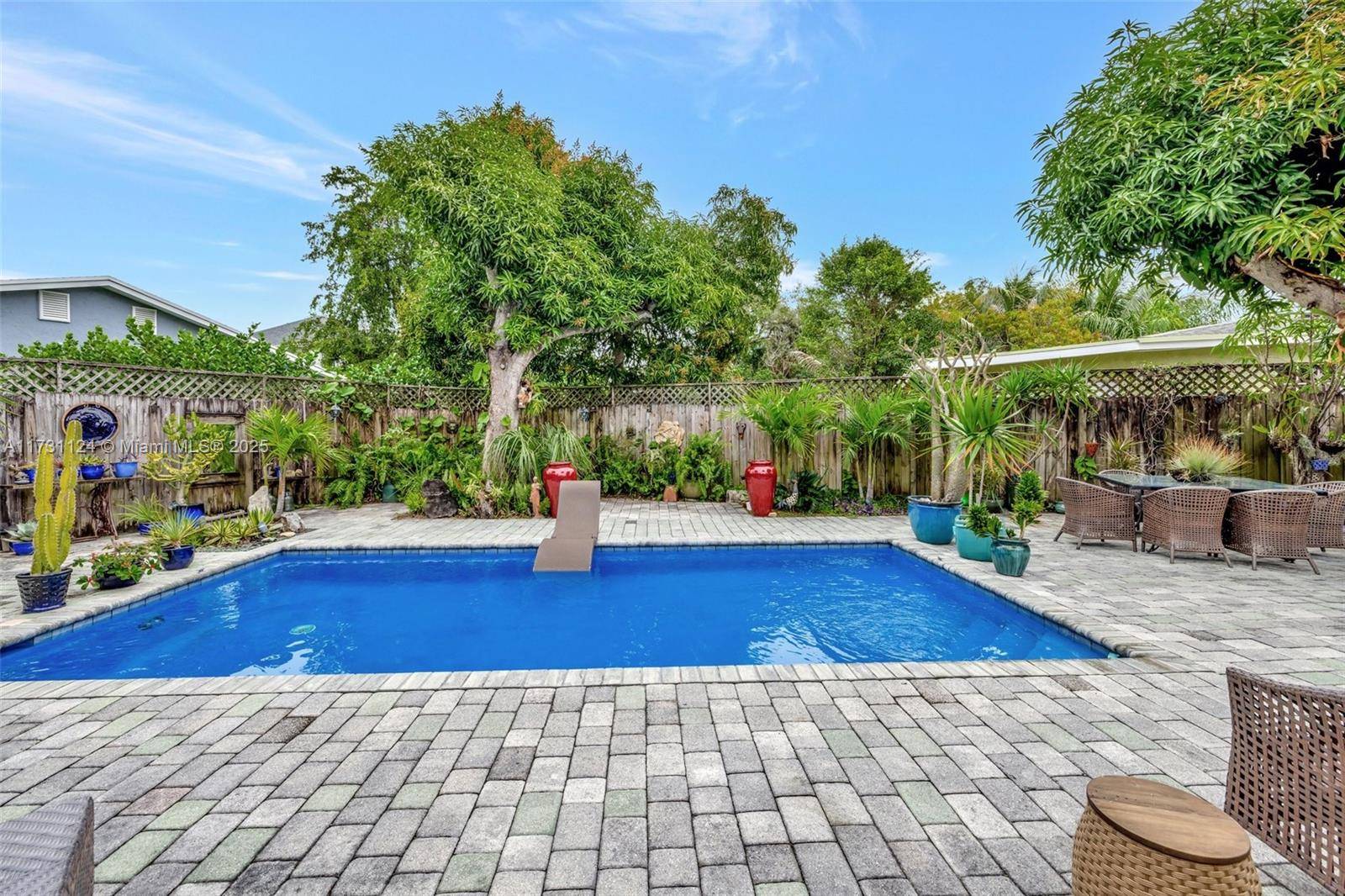 Oakland Park, FL 33334,1401 NE 33rd St.