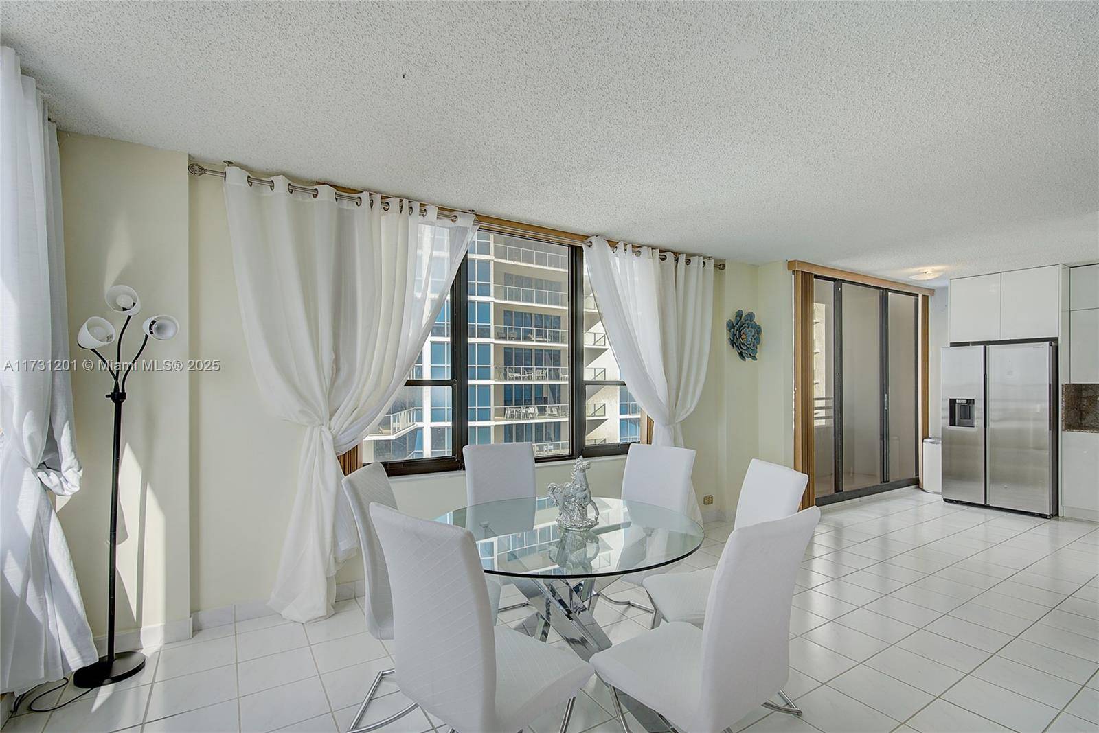 Hollywood, FL 33019,3505 Ocean Dr #905