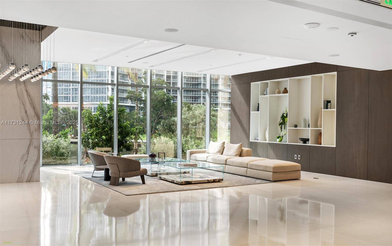 Miami, FL 33131,300 Biscayne Blvd Way #3709w