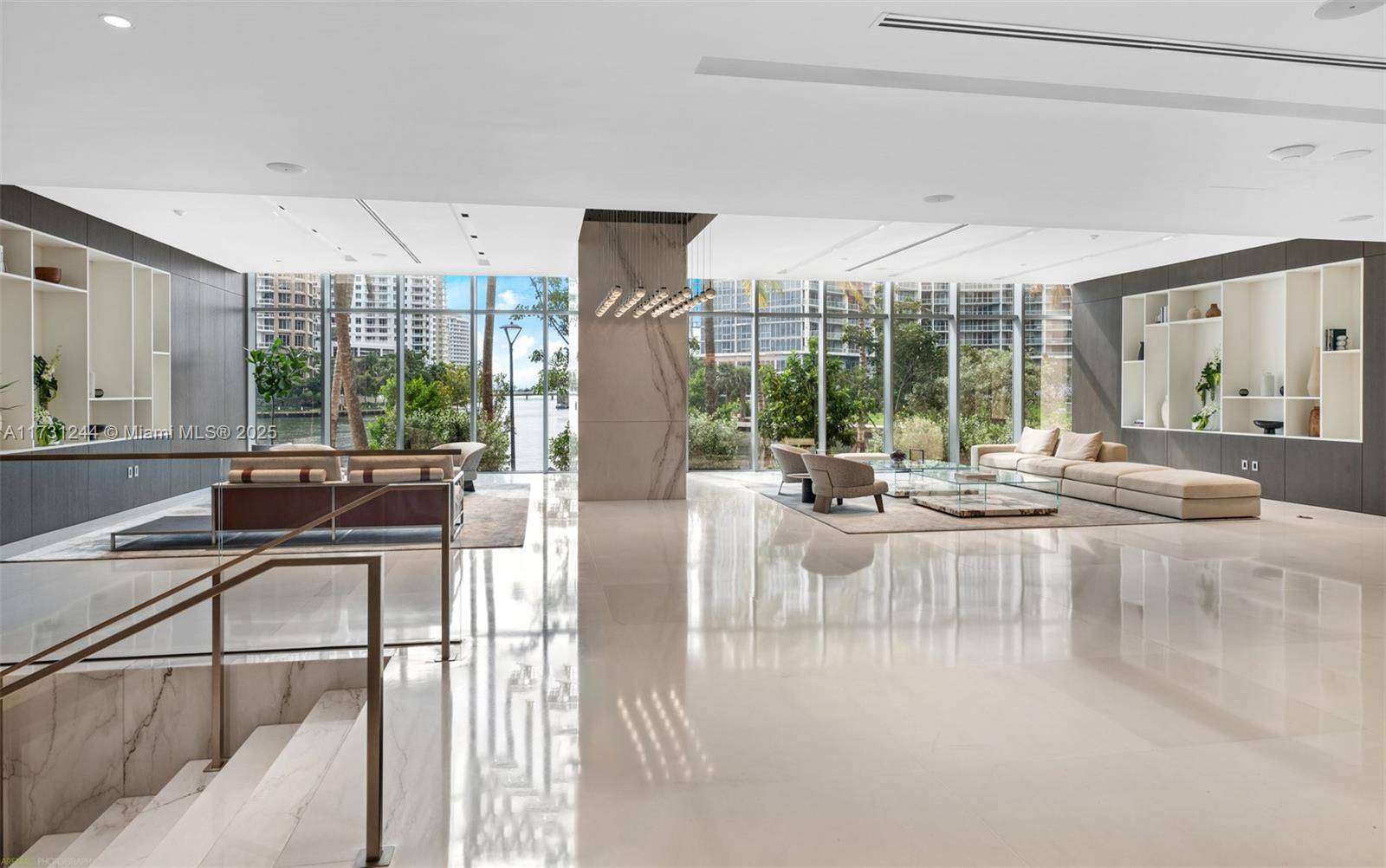 Miami, FL 33131,300 Biscayne Blvd Way #3709w
