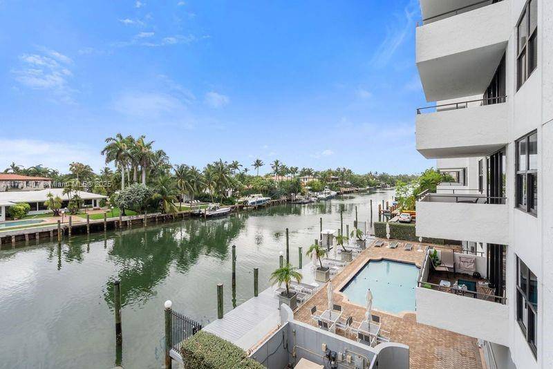 Bay Harbor Islands, FL 33154,9660 W Bay Harbor Dr #3B