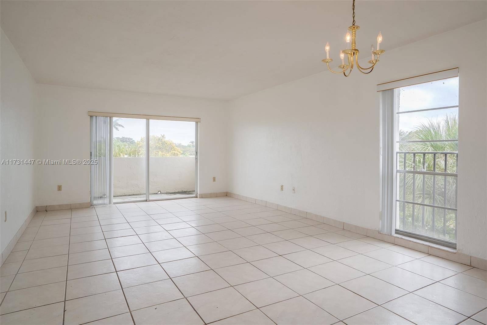 Pinecrest, FL 33156,6884 N Kendall Dr #C404
