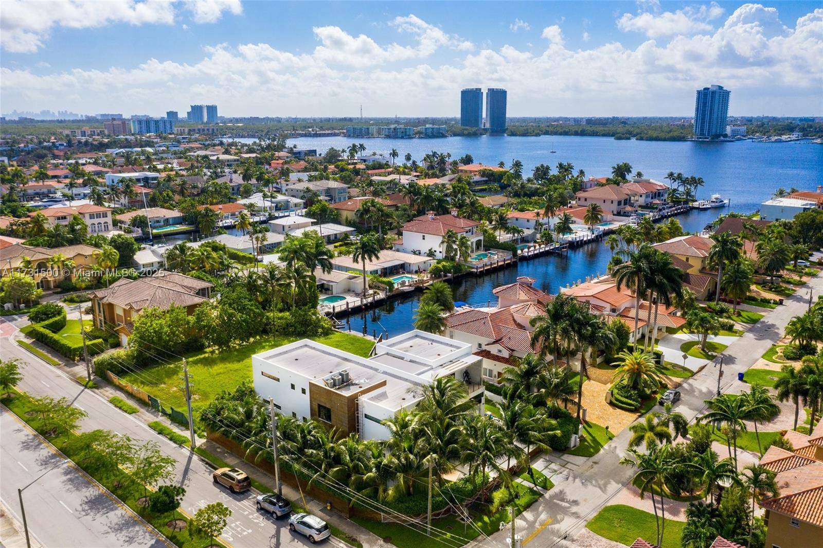 North Miami Beach, FL 33160,17050 NE 35th Ave