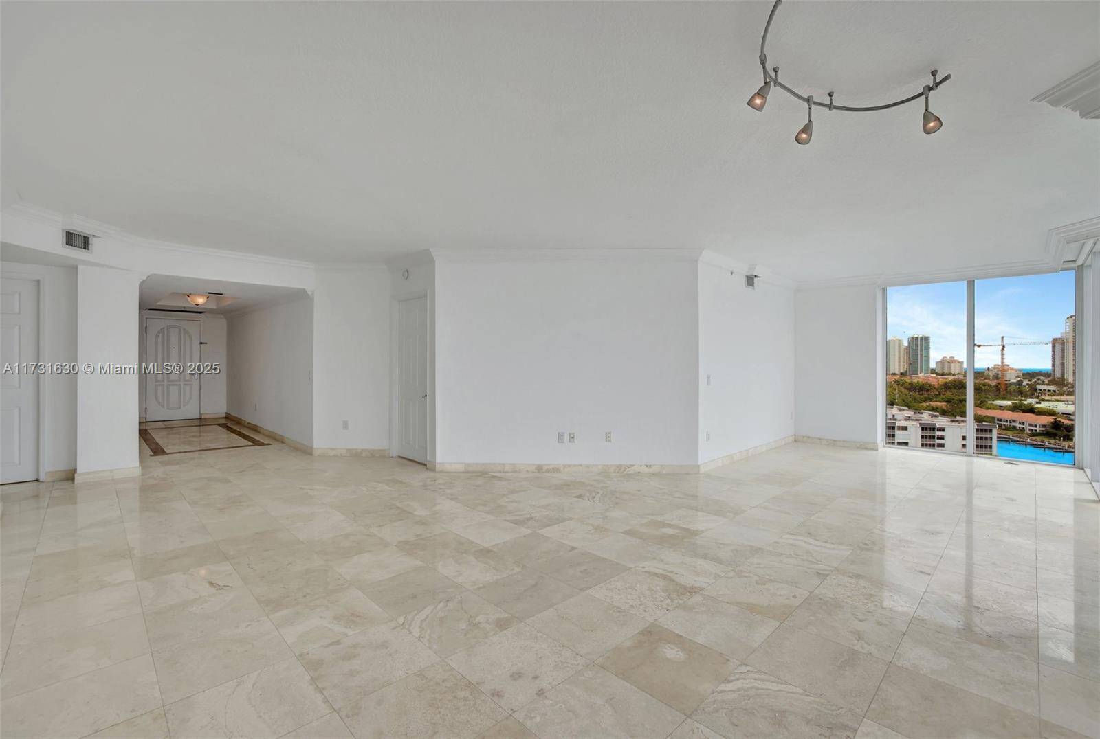 Aventura, FL 33180,3370 Hidden Bay Dr #1208