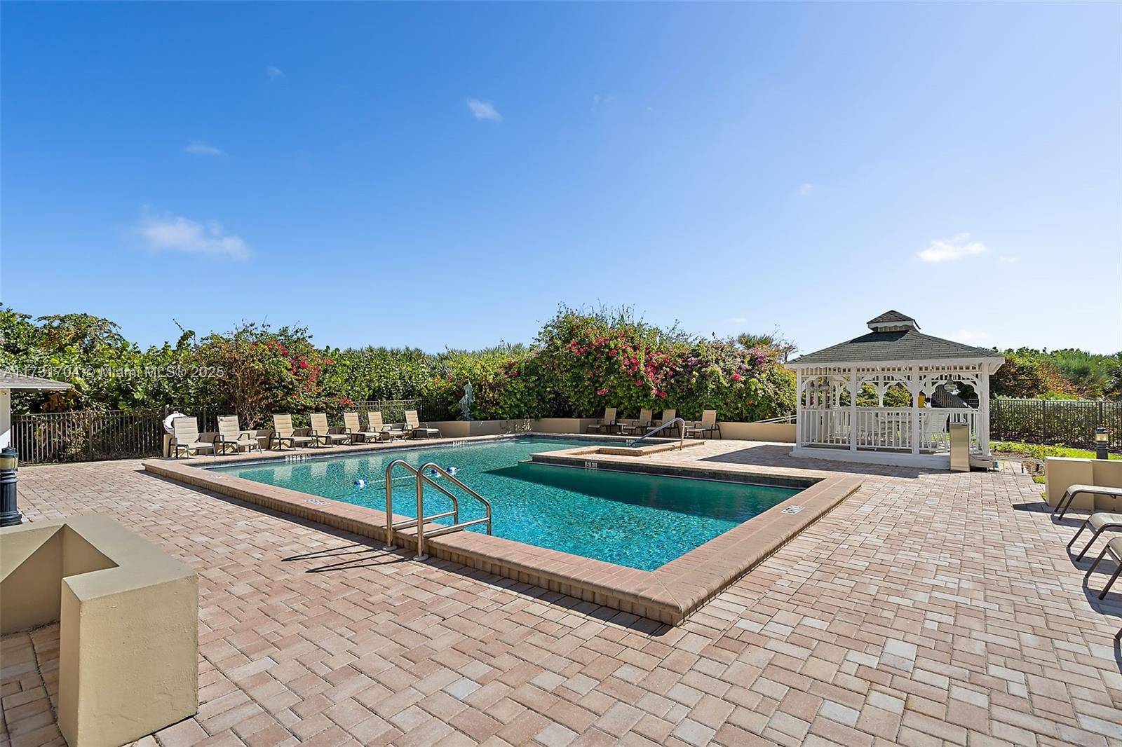 Hutchinson Island, FL 34996,669 NE Plantation Rd #101