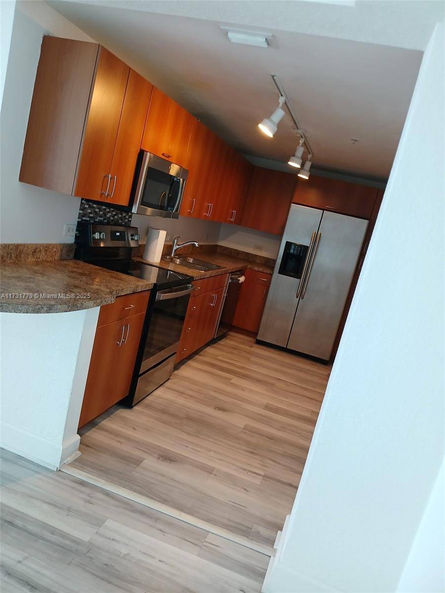 North Bay Village, FL 33141,7501 E Treasure Dr #6T
