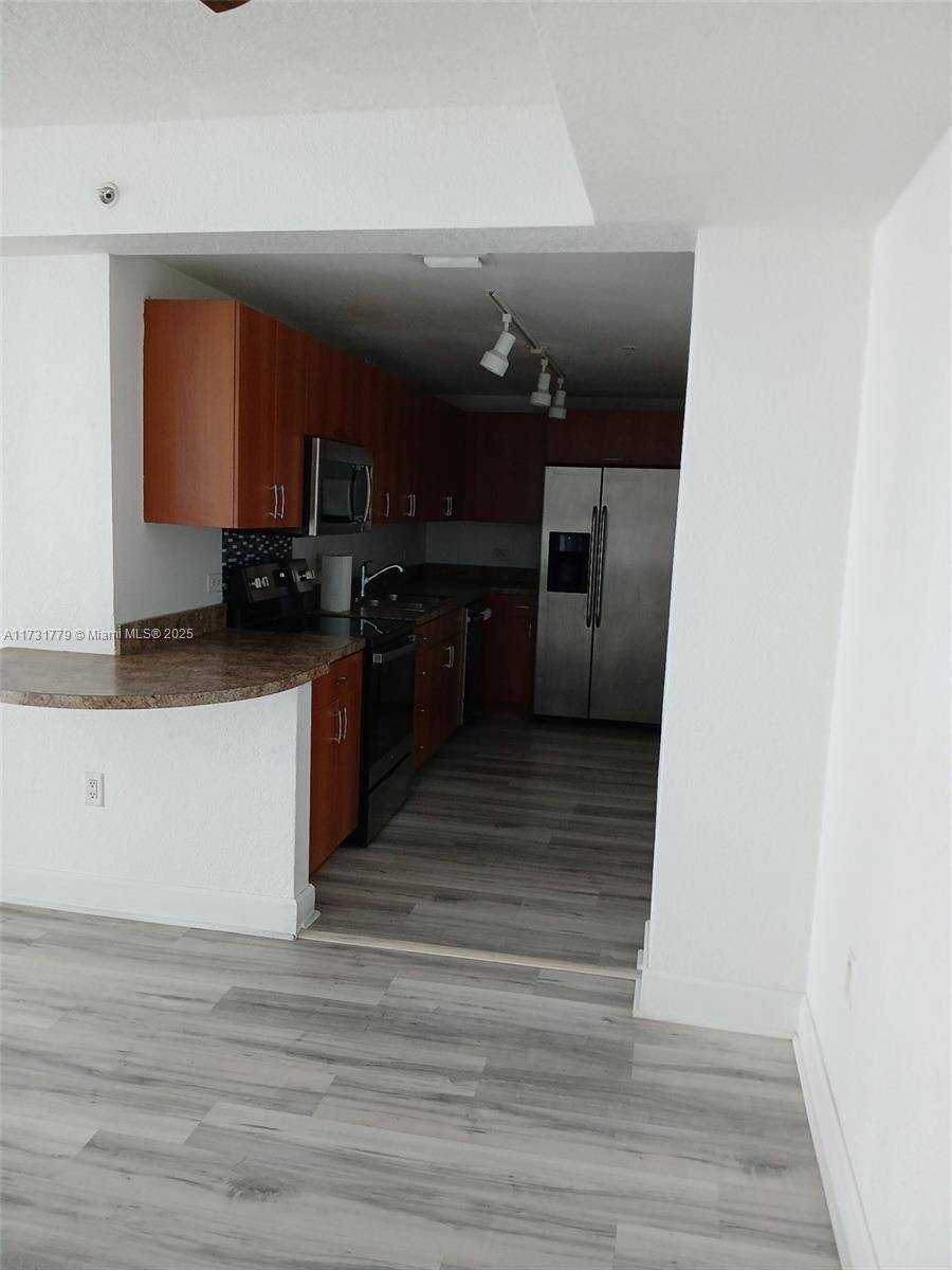 North Bay Village, FL 33141,7501 E Treasure Dr #6T