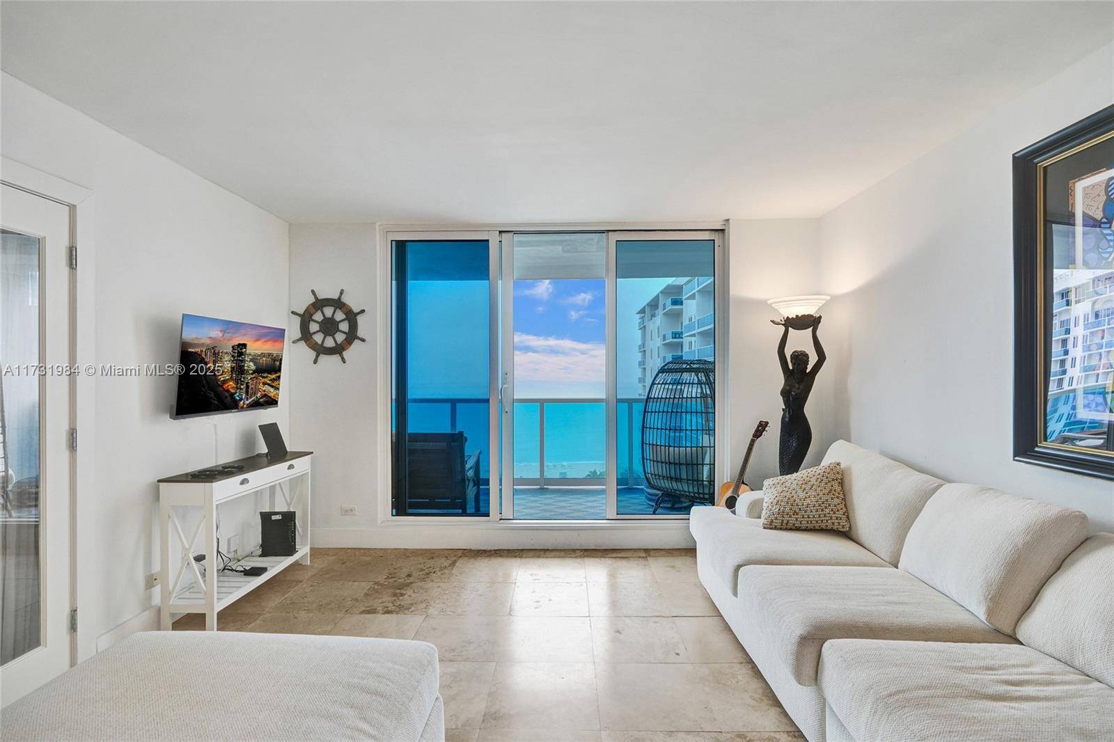 Miami Beach, FL 33139,2301 Collins Ave #1425