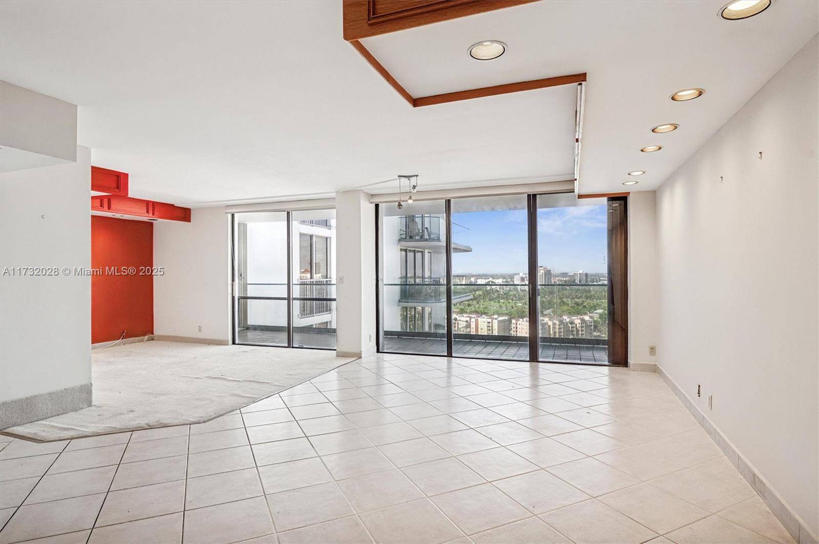 Aventura, FL 33180,19707 Turnberry Way #20L