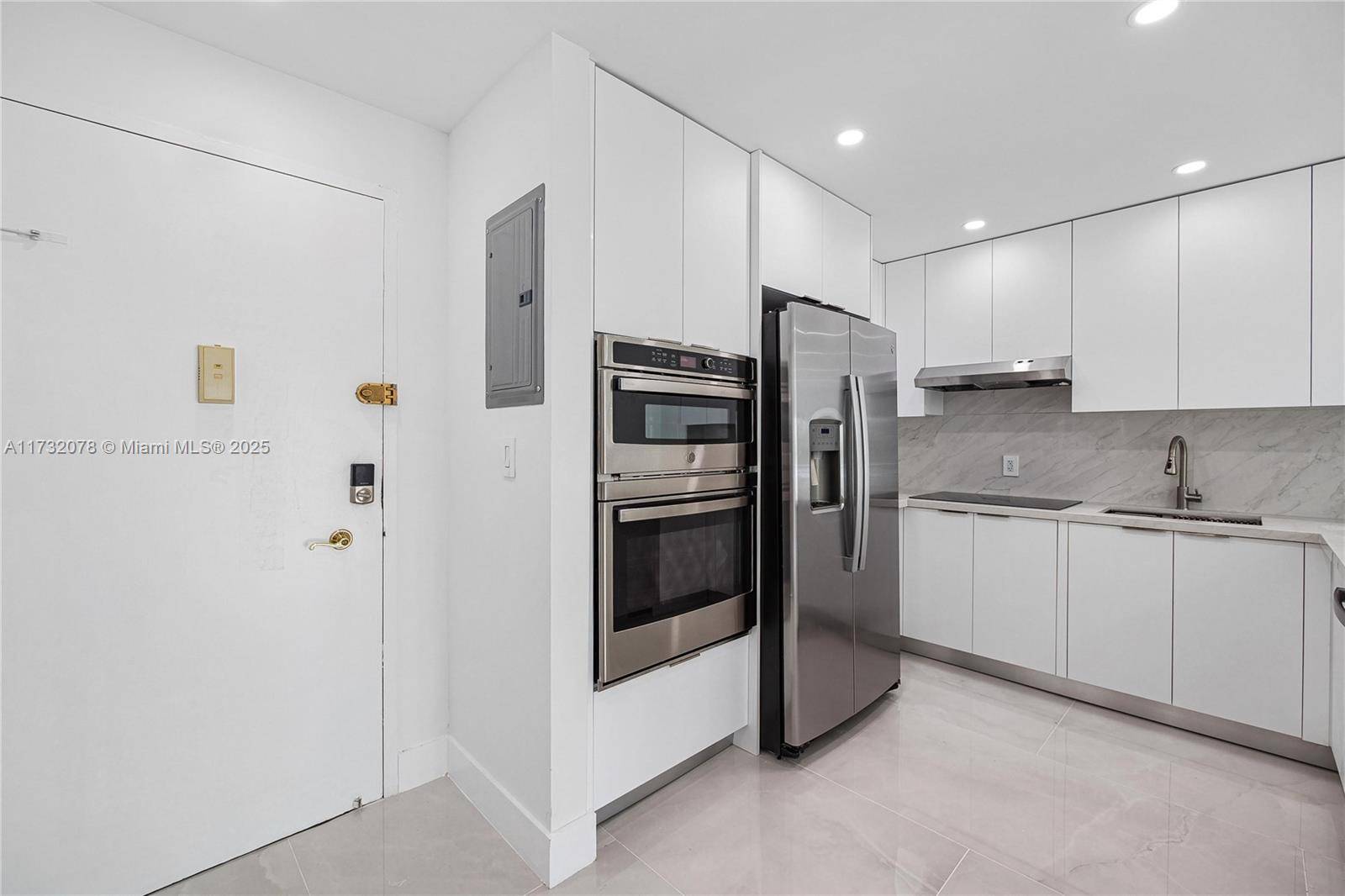 Miami Beach, FL 33139,1450 Lincoln Rd #409