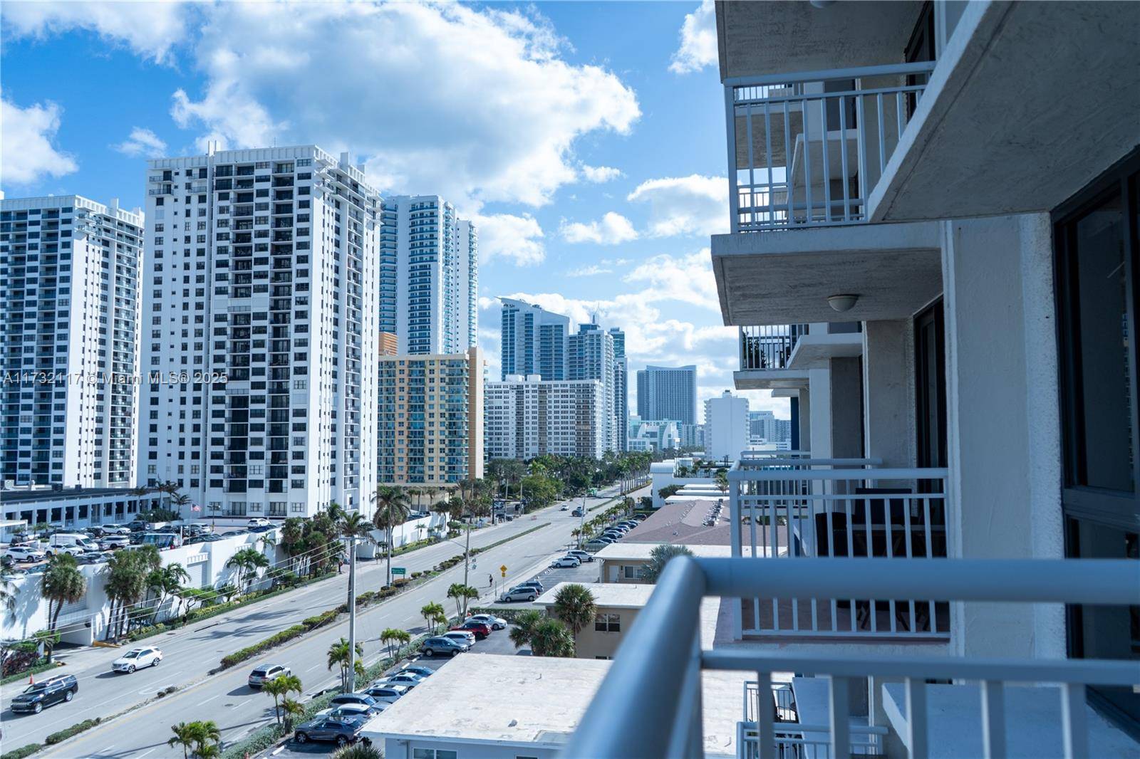 Hollywood, FL 33019,1600 S Ocean Dr #8I
