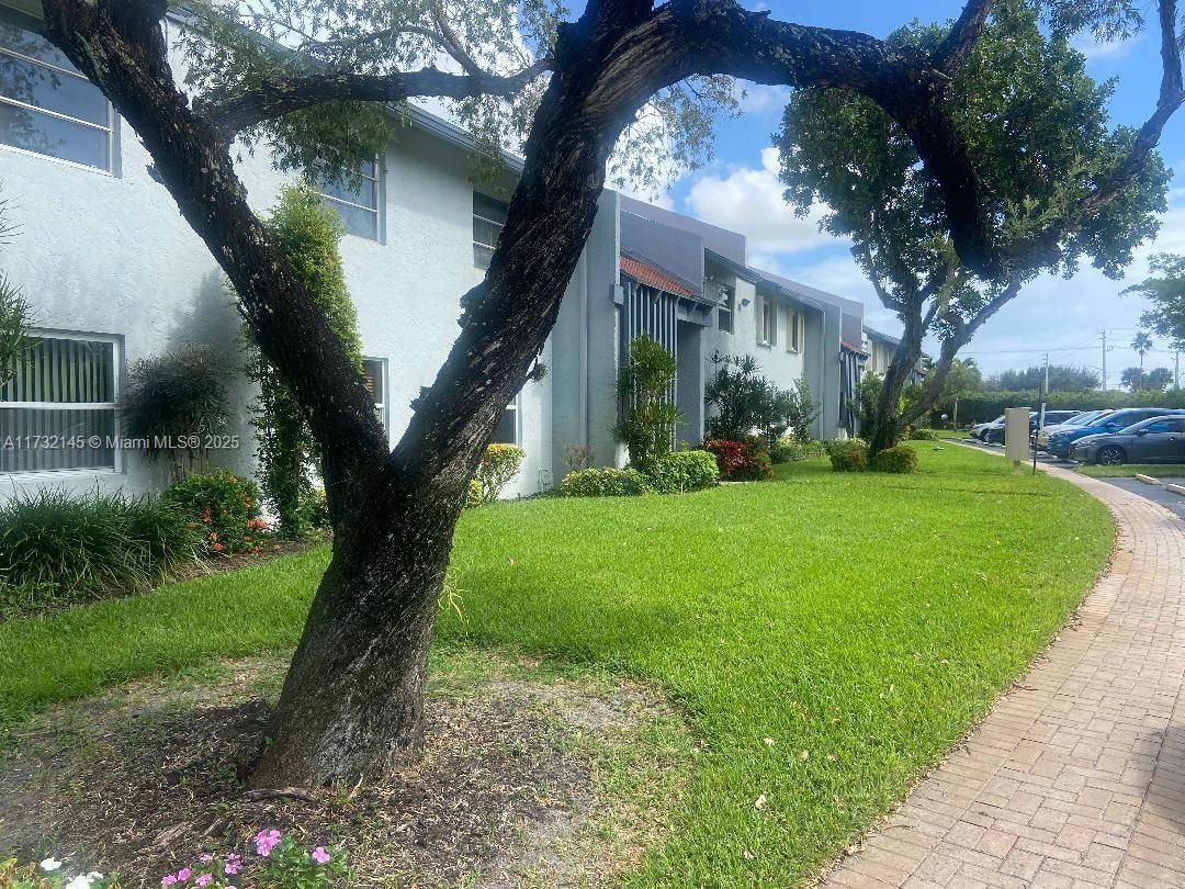 Delray Beach, FL 33446,6525 S Oriole Blvd building 2010 #201