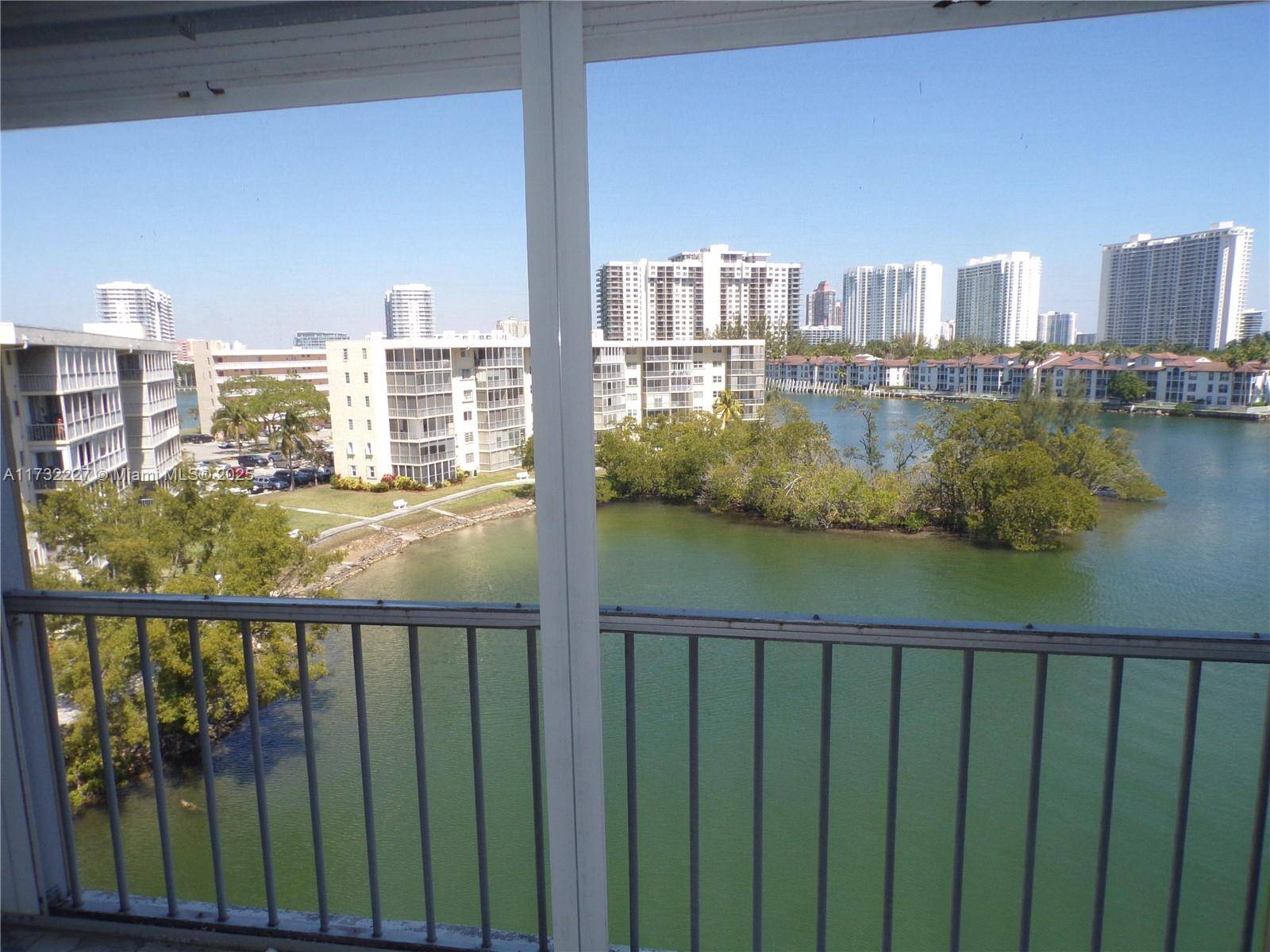 Aventura, FL 33160,3030 Marcos Dr #T601