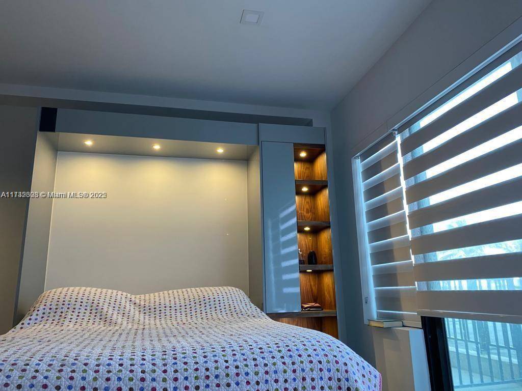 Miami Beach, FL 33141,6345 Collins Ave #442