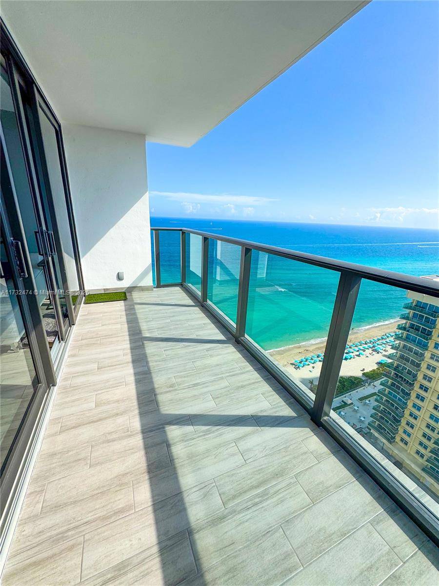 Hollywood, FL 33019,2301 S Ocean Dr #2408