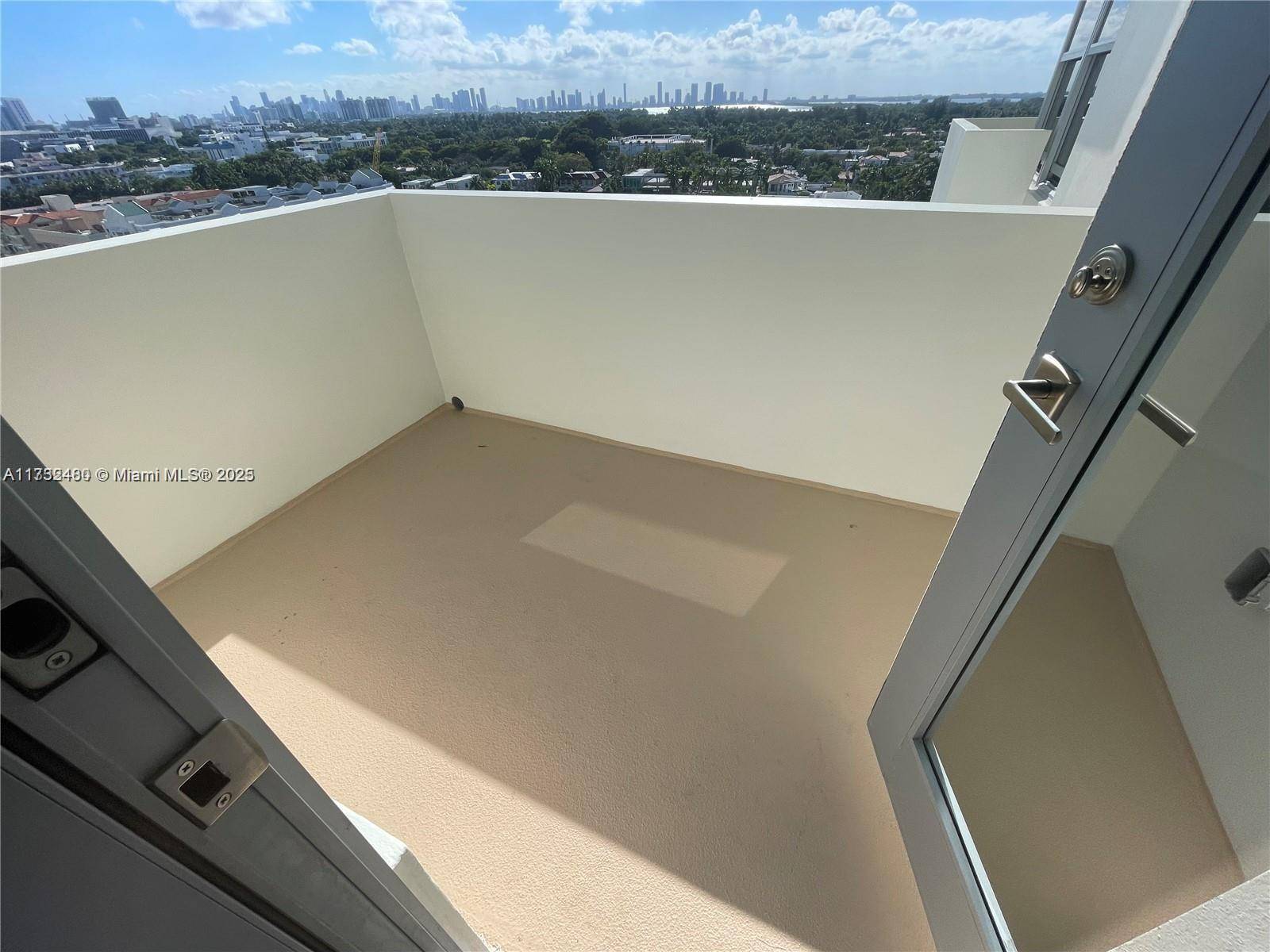Miami Beach, FL 33140,2899 Collins Ave #1420