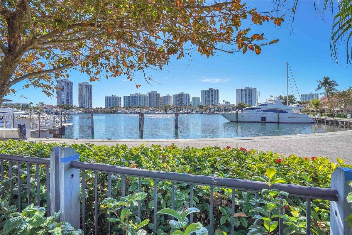 Aventura, FL 33180,3610 Yacht Club Dr #1001