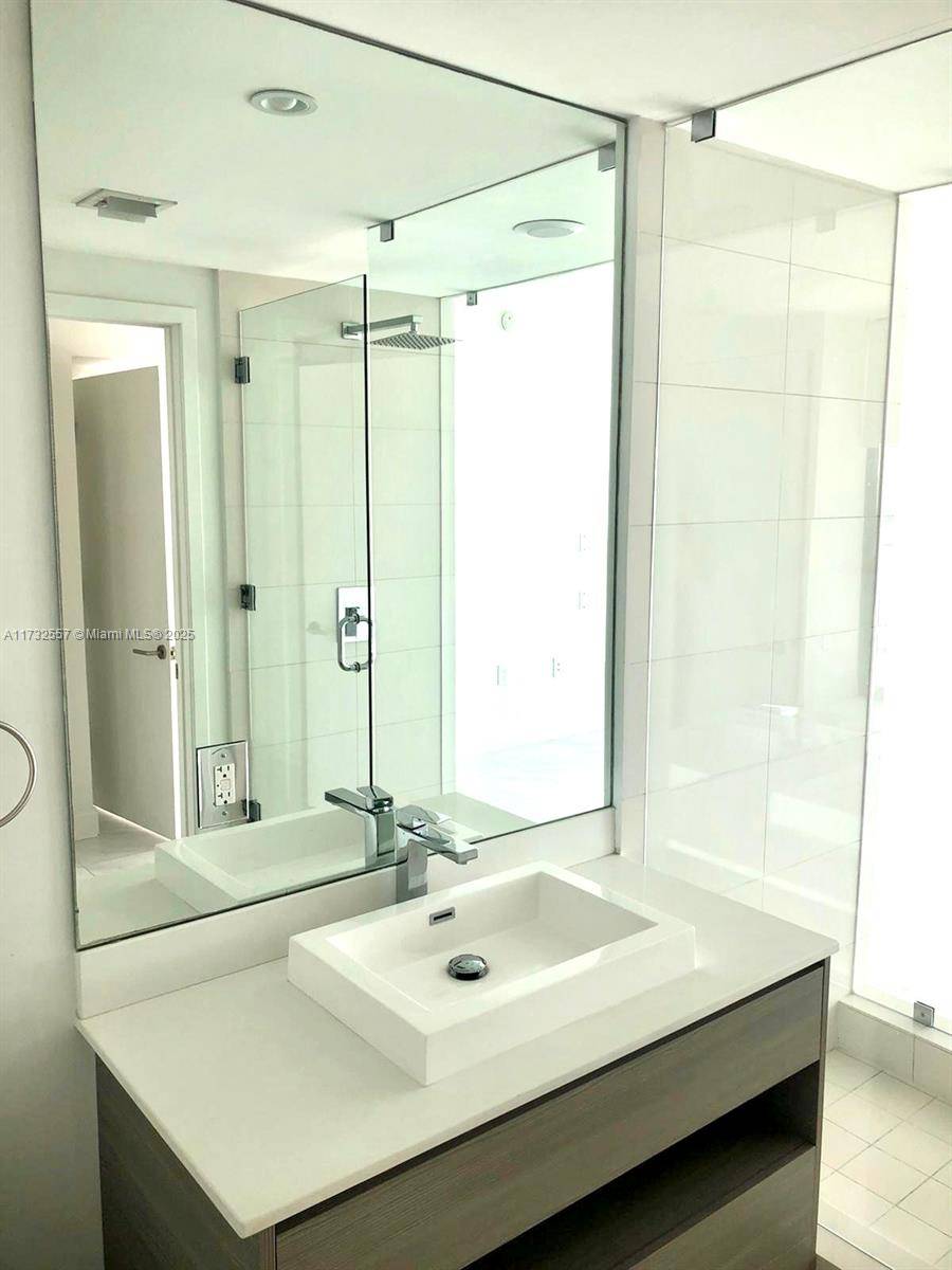 Miami, FL 33137,460 NE 28th St #1602