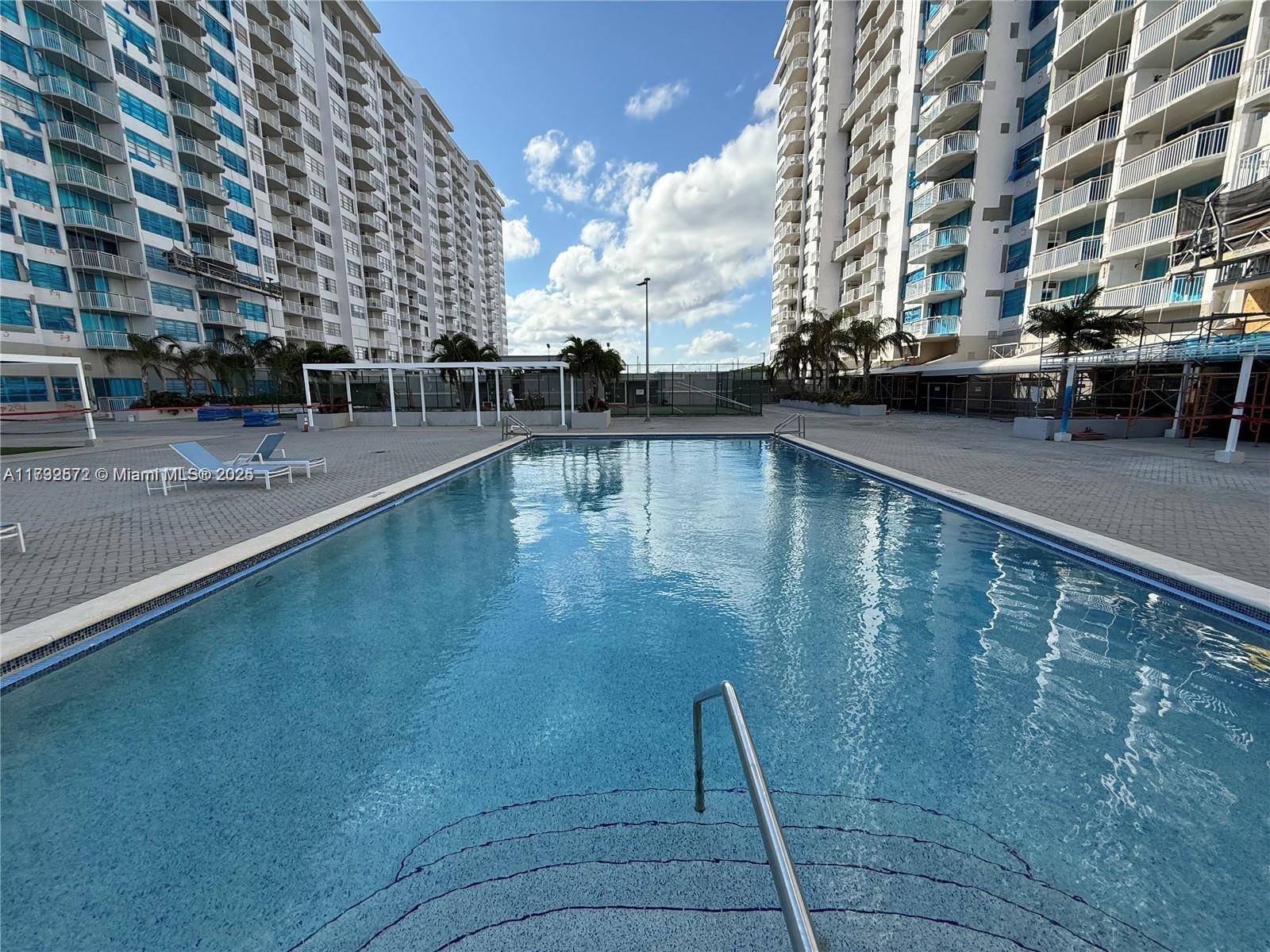 Aventura, FL 33160,18031 Biscayne Blvd #PH03