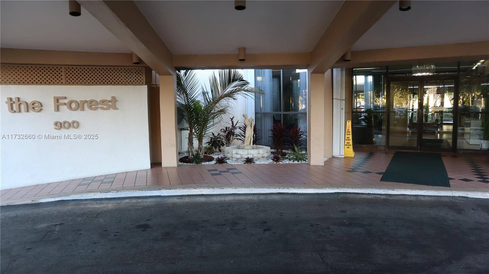 Pembroke Pines, FL 33026,900 Saint Charles Pl #419