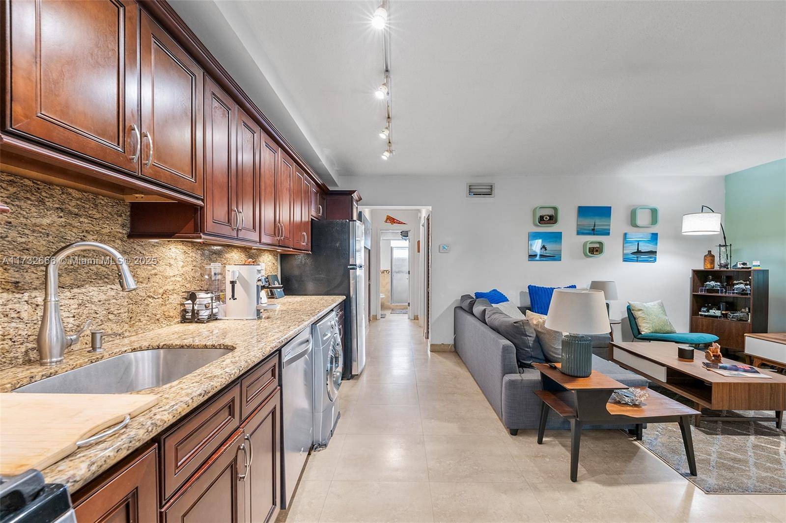 Miami Beach, FL 33139,525 Meridian Ave #102