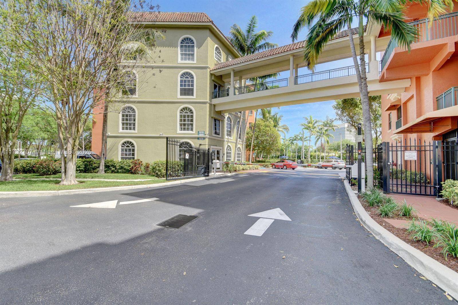 West Palm Beach, FL 33401,1610 Presidential Way #409