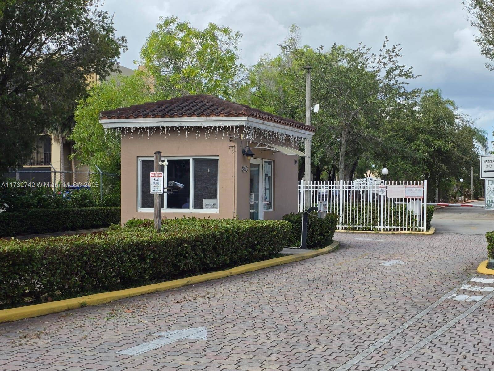 Miami, FL 33126,8411 NW 8th St #302