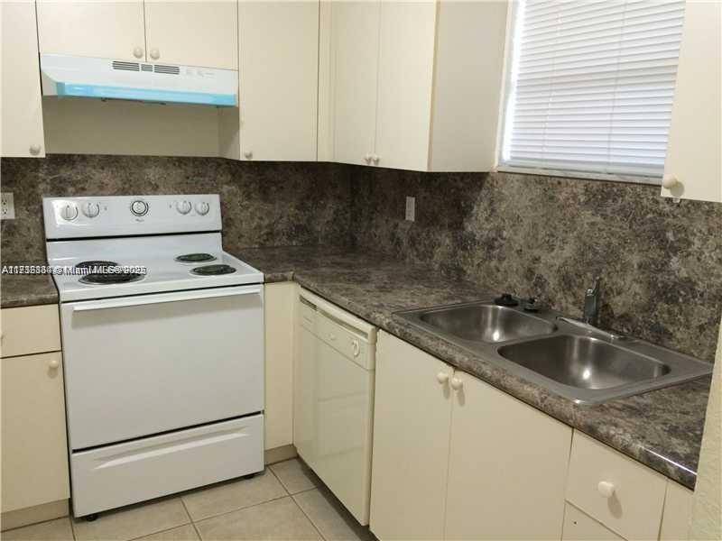 Sunrise, FL 33351,4235 N UNIVERSITY DR #310