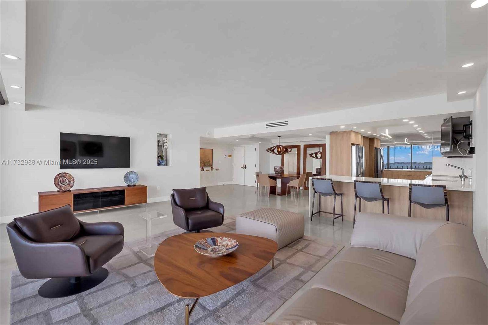 Coconut Grove, FL 33133,3 Grove Isle Dr #C1407