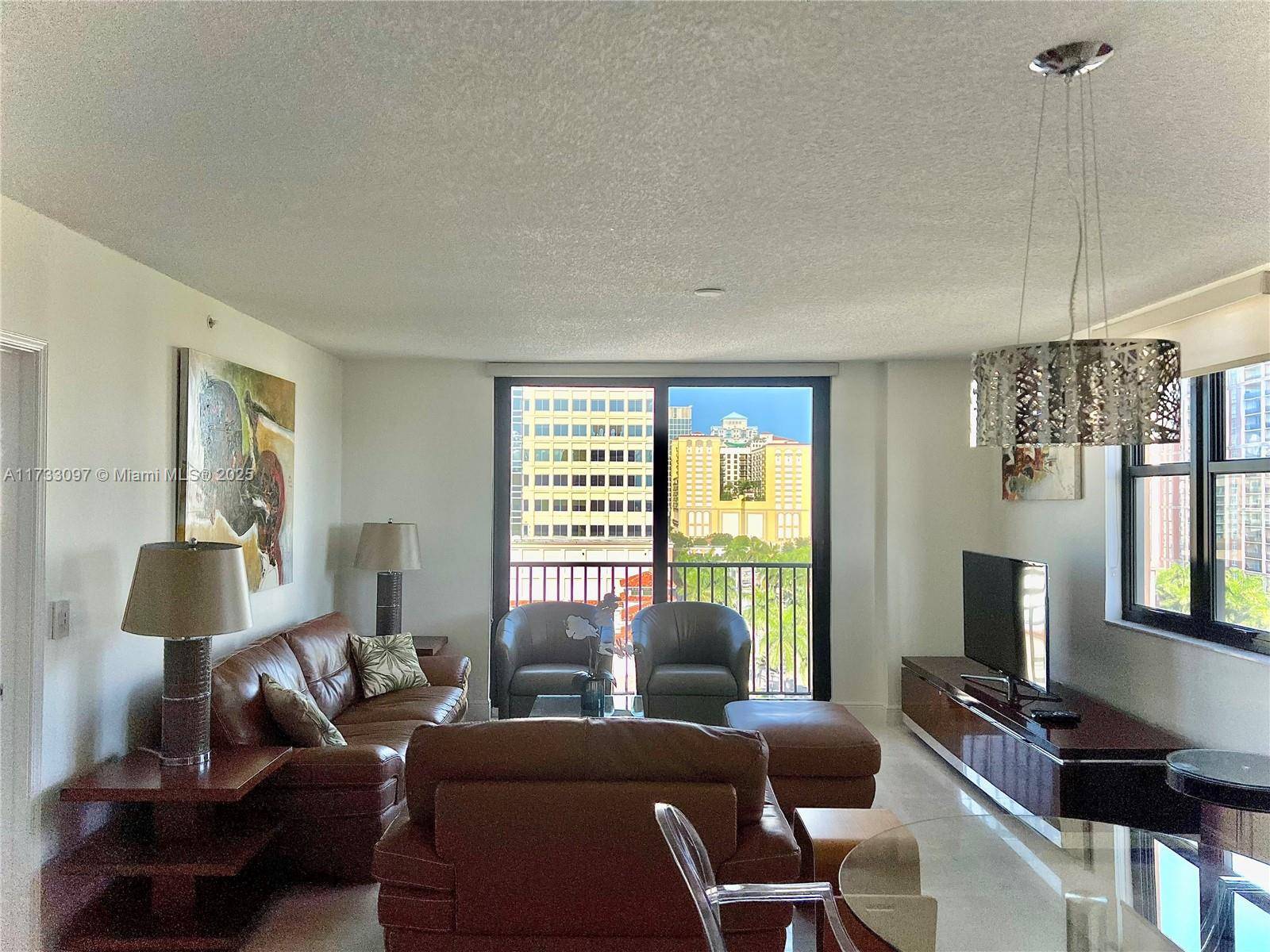 West Palm Beach, FL 33401,651 Okeechobee Blvd #811