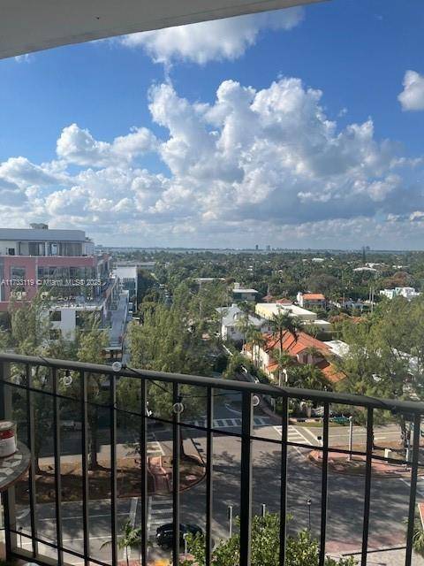 Miami Beach, FL 33140,4101 Pine Tree Dr #931