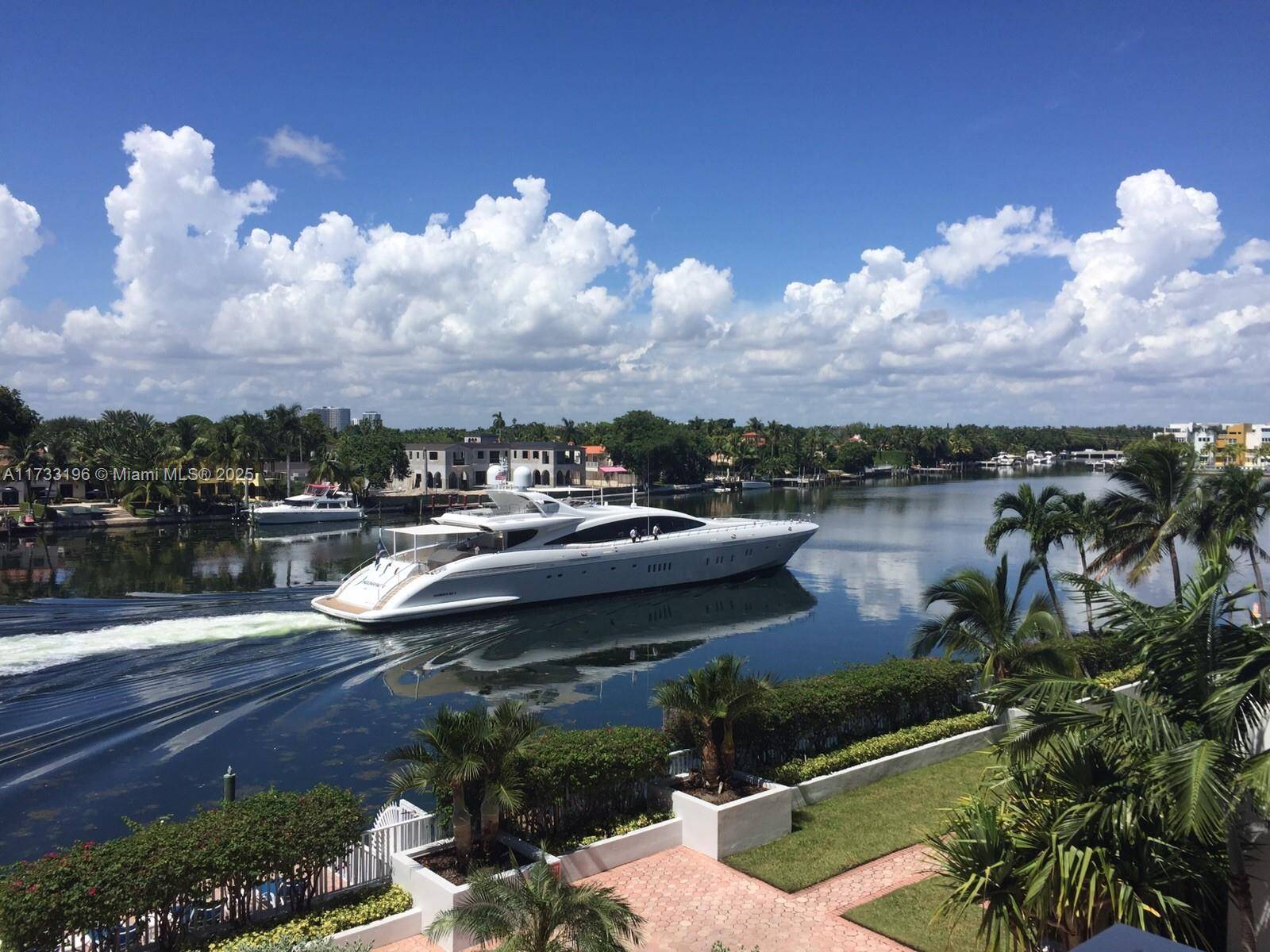 Miami Beach, FL 33140,5700 Collins Ave #5J