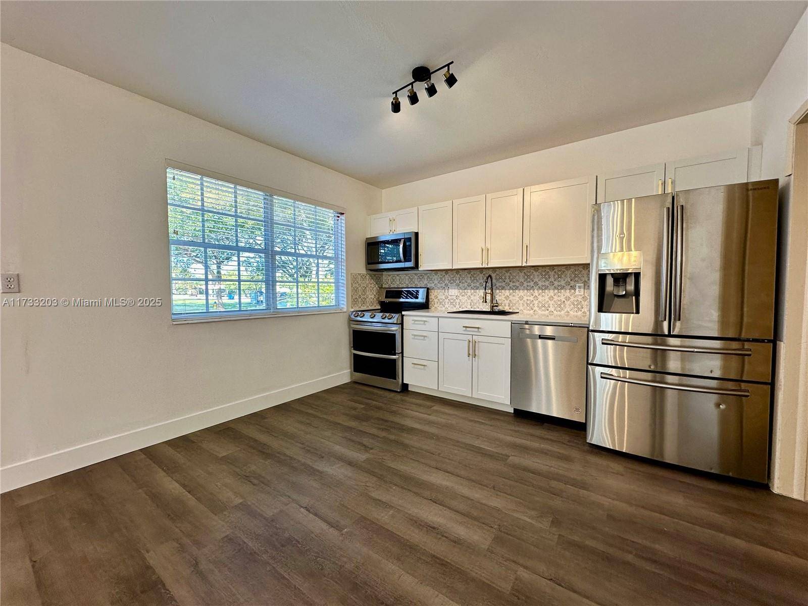 North Miami Beach, FL 33162,1788 NE 169th St
