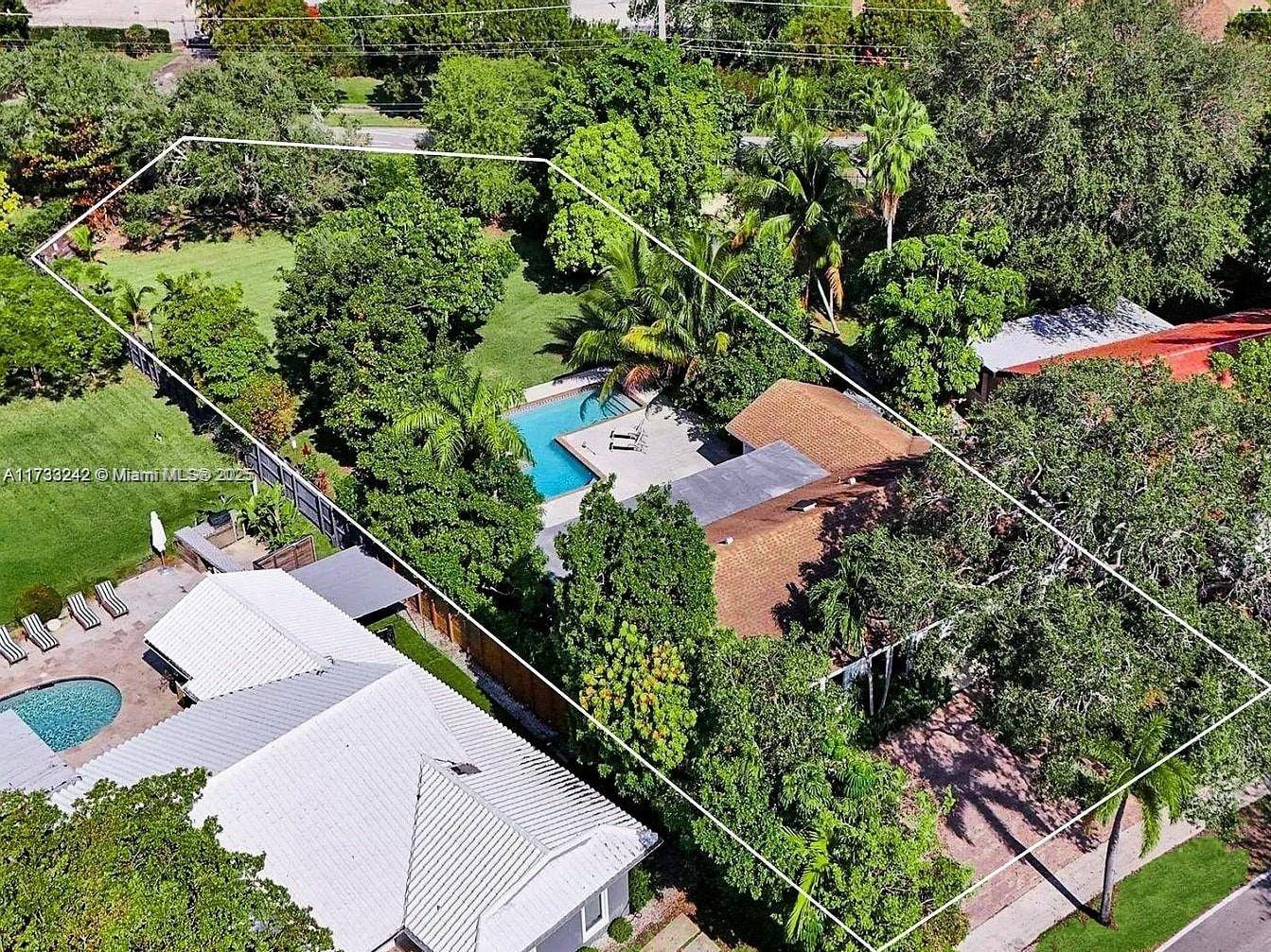 Miami, FL 33179,21440 Highland Lakes Blvd