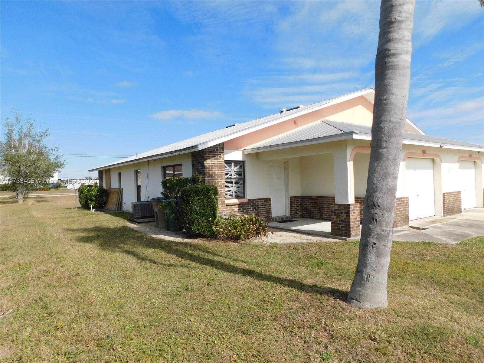 Cape Coral, FL 33991,611 SW 3 TE