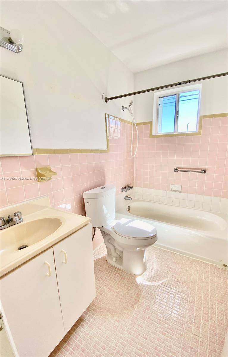 Miami, FL 33133,3640 SW 25th St #2