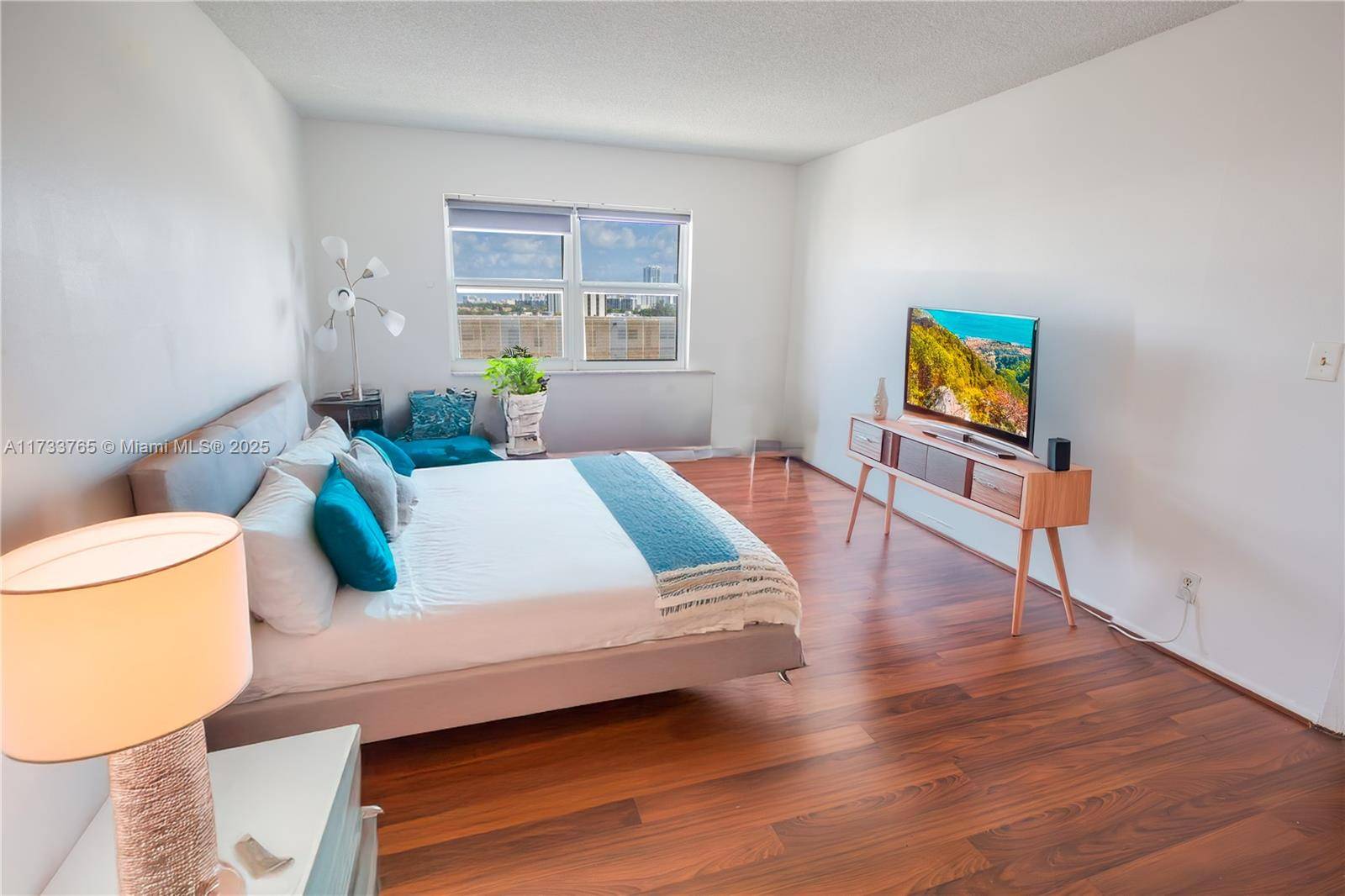 Hallandale Beach, FL 33009,401 Golden Isles Dr #804