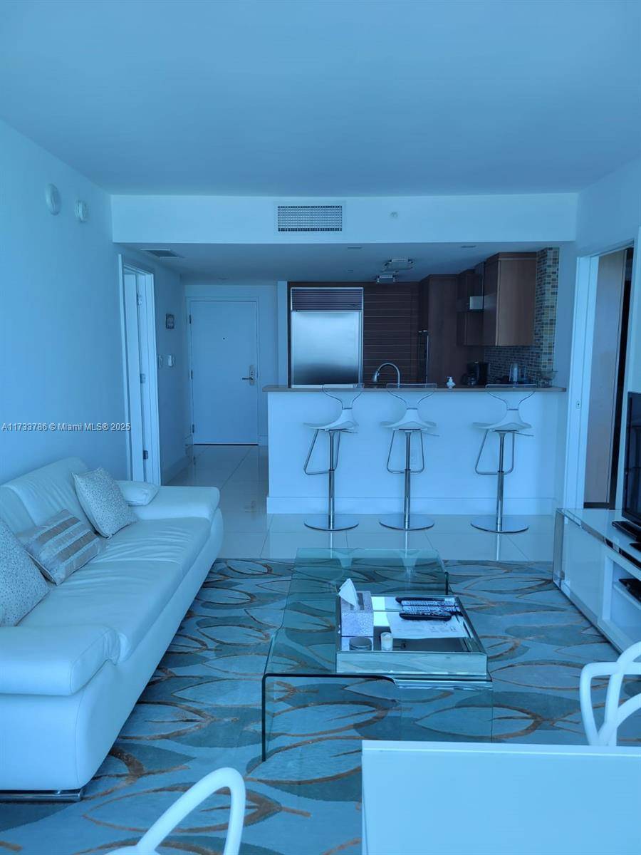 Miami Beach, FL 33141,6801 Collins Ave #LPH06 Doorlph14
