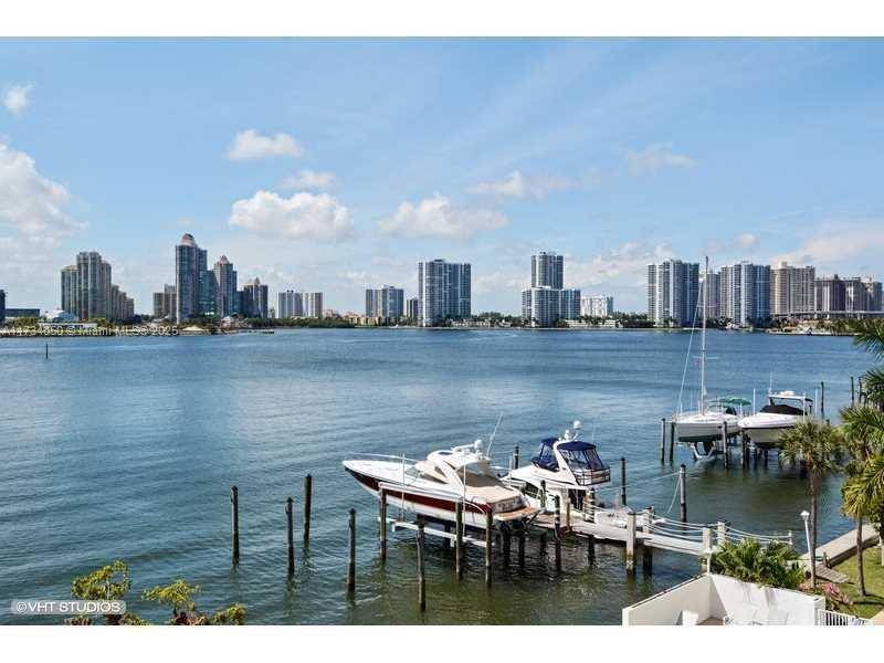 Sunny Isles Beach, FL 33160,17878 N BAY RD #307