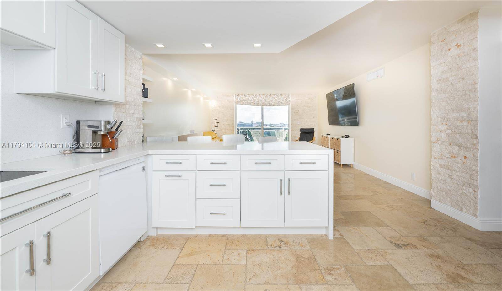 Hallandale Beach, FL 33009,437 Golden Isles Dr #8D